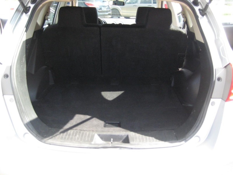 Nissan Rogue Vehicle Full-screen Gallery Image 16