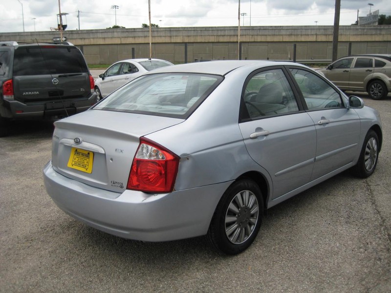 Kia Spectra Vehicle Full-screen Gallery Image 03