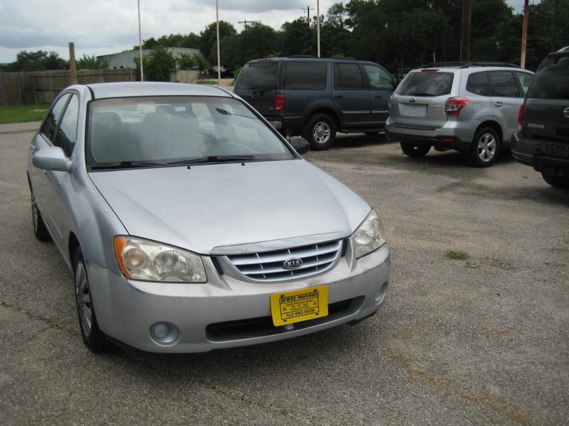Kia Spectra Vehicle Full-screen Gallery Image 04