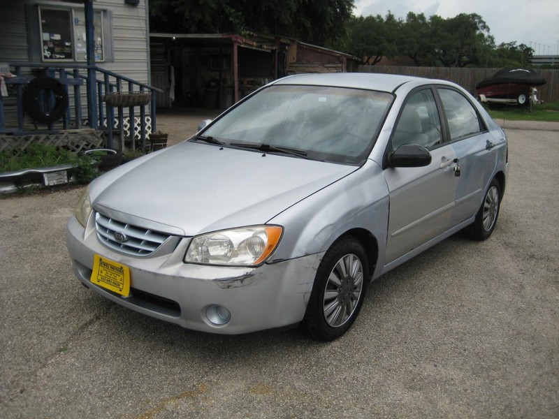 Kia Spectra Vehicle Full-screen Gallery Image 05