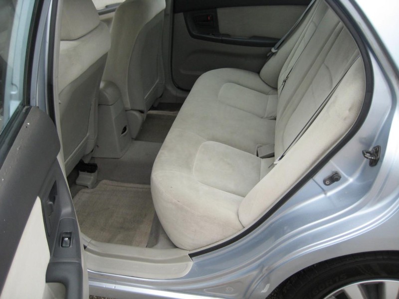 Kia Spectra Vehicle Full-screen Gallery Image 16