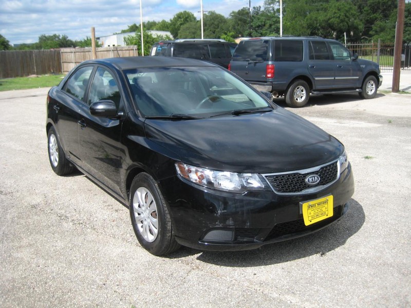 Kia Forte Vehicle Full-screen Gallery Image 06