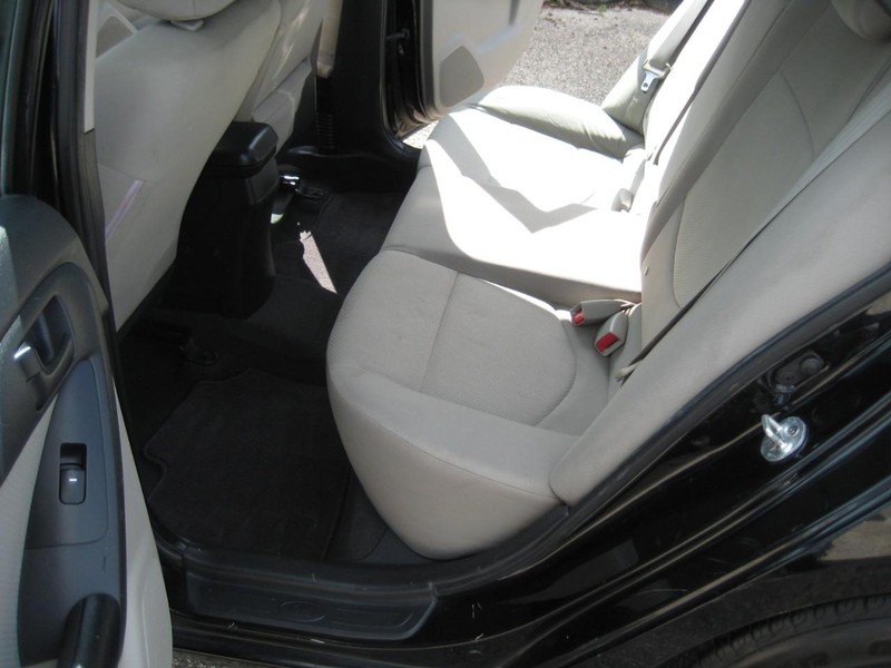 Kia Forte Vehicle Full-screen Gallery Image 18