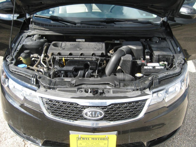 Kia Forte Vehicle Full-screen Gallery Image 20