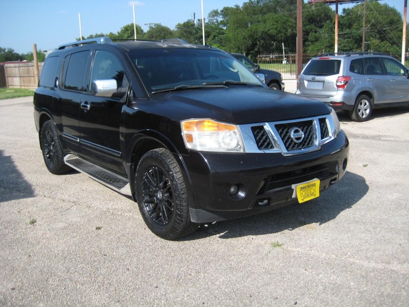 Nissan Armada Vehicle Full-screen Gallery Image 06