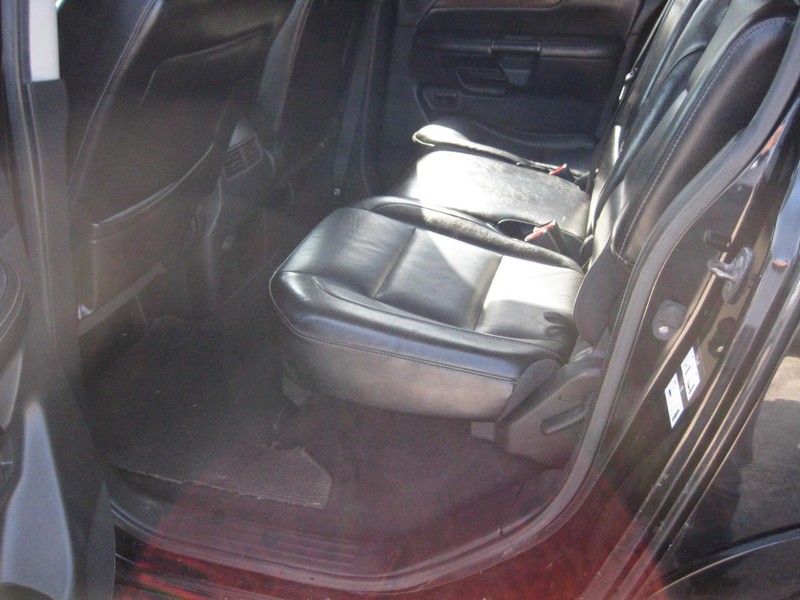 Nissan Armada Vehicle Full-screen Gallery Image 16