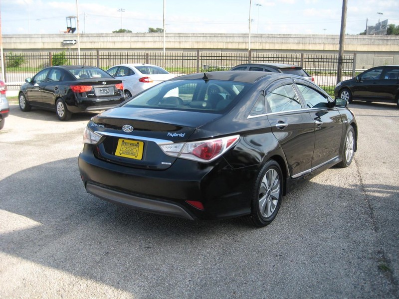Hyundai Sonata Hybrid Vehicle Image 03