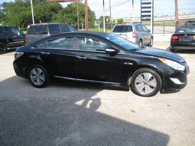 Hyundai Sonata Hybrid Vehicle Image 04