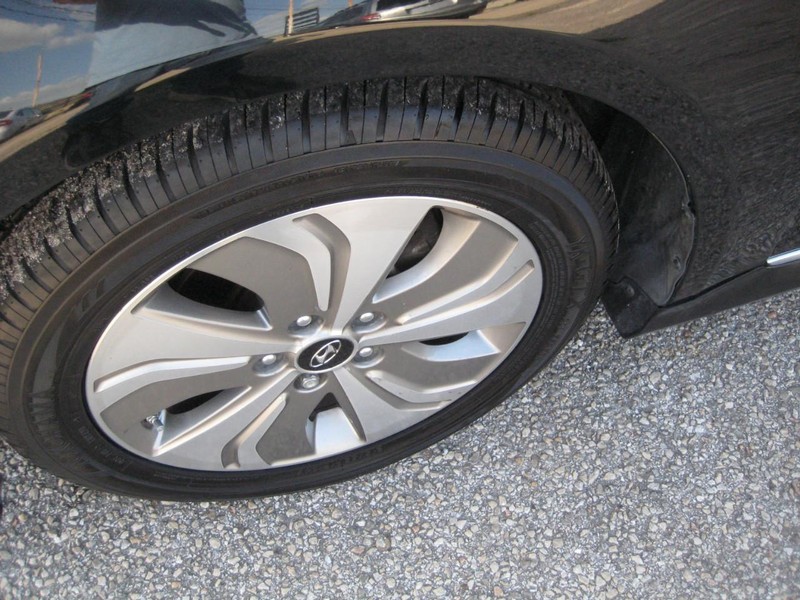 Hyundai Sonata Hybrid Vehicle Image 07