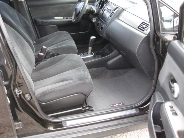 Nissan Versa Vehicle Image 12