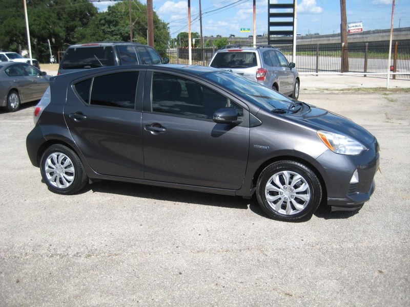 Toyota Prius C Vehicle Image 05