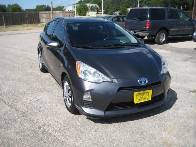 Toyota Prius C Vehicle Image 06