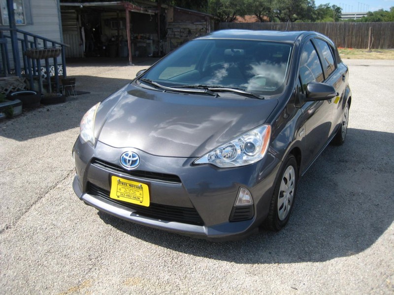 Toyota Prius C Vehicle Image 07