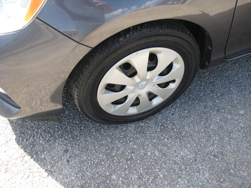 Toyota Prius C Vehicle Image 08