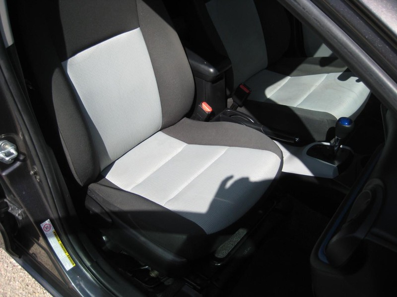 Toyota Prius C Vehicle Image 13