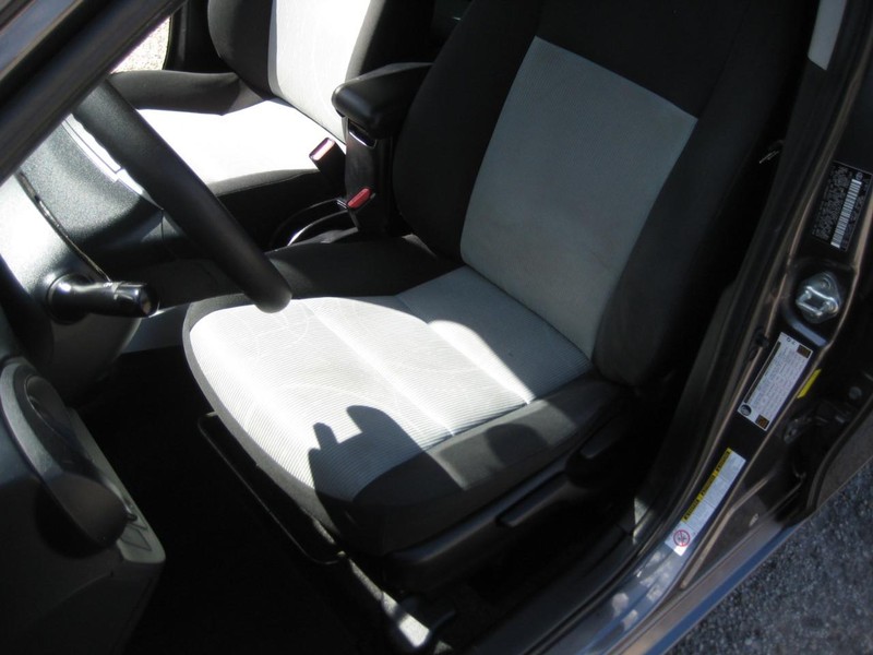 Toyota Prius C Vehicle Image 15