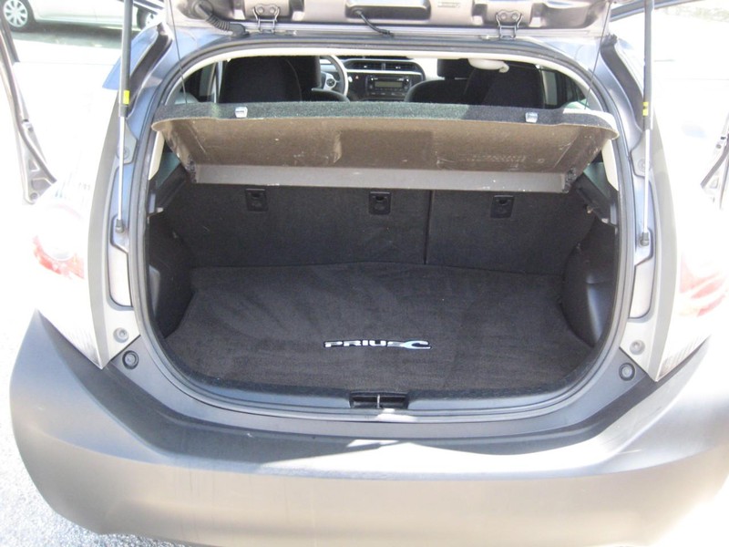 Toyota Prius C Vehicle Image 16