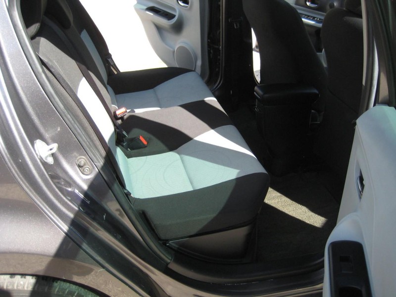 Toyota Prius C Vehicle Image 18