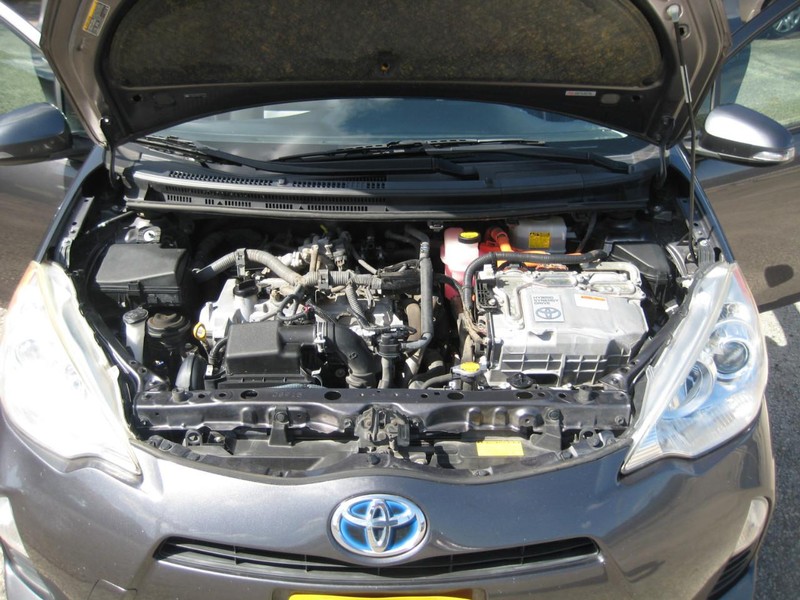 Toyota Prius C Vehicle Image 20
