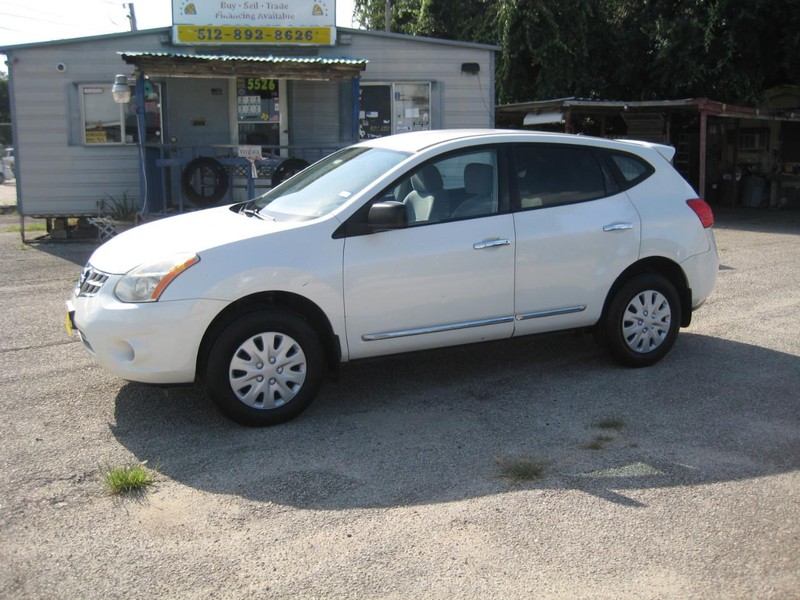 Nissan Rogue Vehicle Full-screen Gallery Image 01