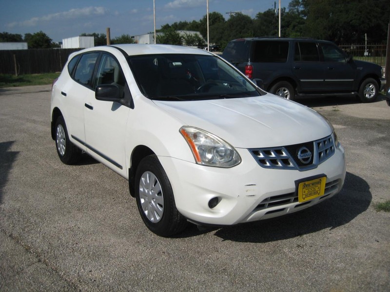 Nissan Rogue Vehicle Full-screen Gallery Image 06