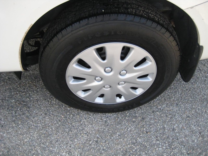 Nissan Rogue Vehicle Full-screen Gallery Image 09