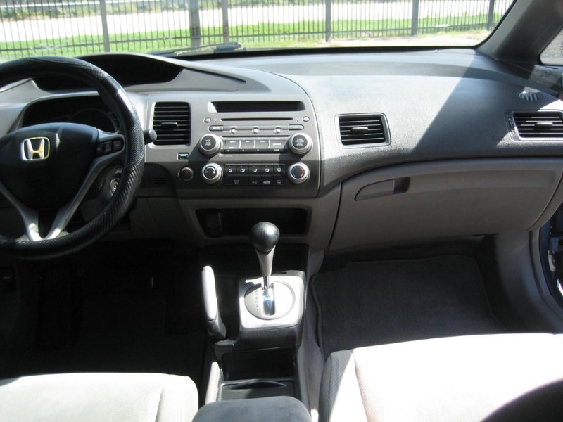 Honda Civic Vehicle Image 14