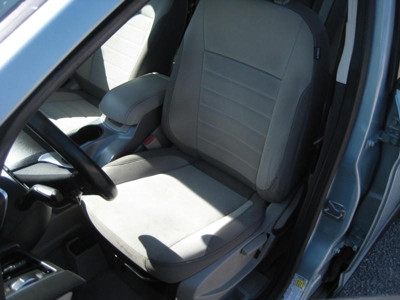Ford C-Max Hybrid Vehicle Image 09