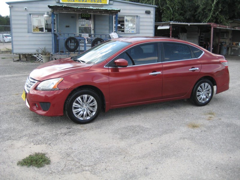 Nissan Sentra Vehicle Full-screen Gallery Image 01
