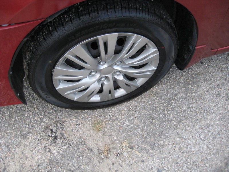 Nissan Sentra Vehicle Full-screen Gallery Image 08