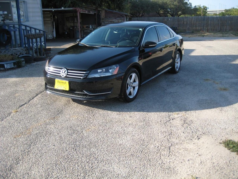 Volkswagen Passat Vehicle Full-screen Gallery Image 06