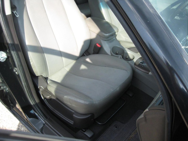 Hyundai Sonata Vehicle Full-screen Gallery Image 13