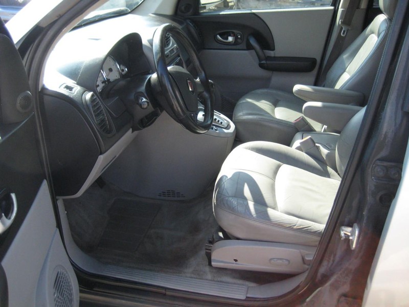 Saturn VUE Vehicle Full-screen Gallery Image 09