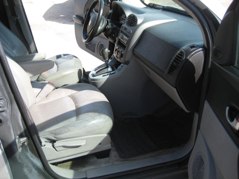 Saturn VUE Vehicle Full-screen Gallery Image 11