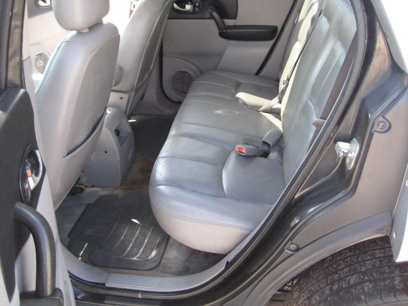 Saturn VUE Vehicle Full-screen Gallery Image 13