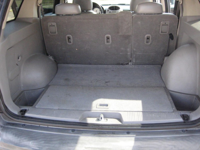 Saturn VUE Vehicle Full-screen Gallery Image 20