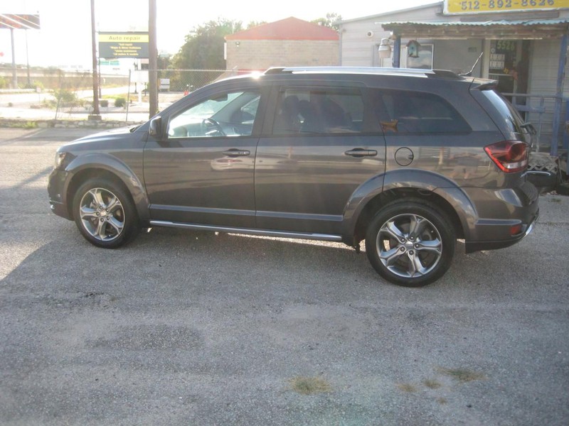 Dodge Journey Vehicle Full-screen Gallery Image 02