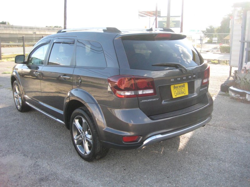 Dodge Journey Vehicle Full-screen Gallery Image 03