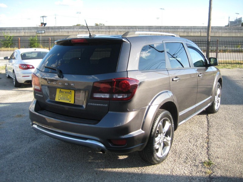 Dodge Journey Vehicle Full-screen Gallery Image 04