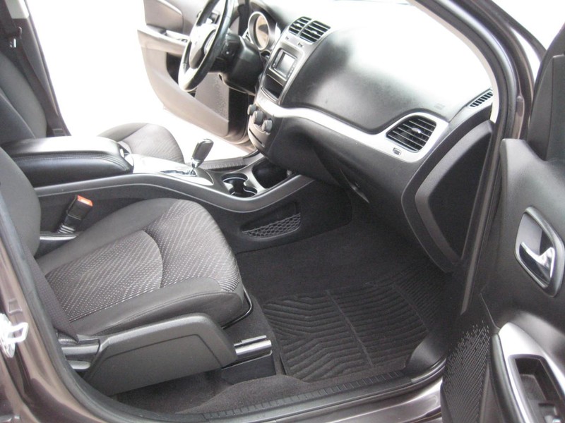 Dodge Journey Vehicle Full-screen Gallery Image 14
