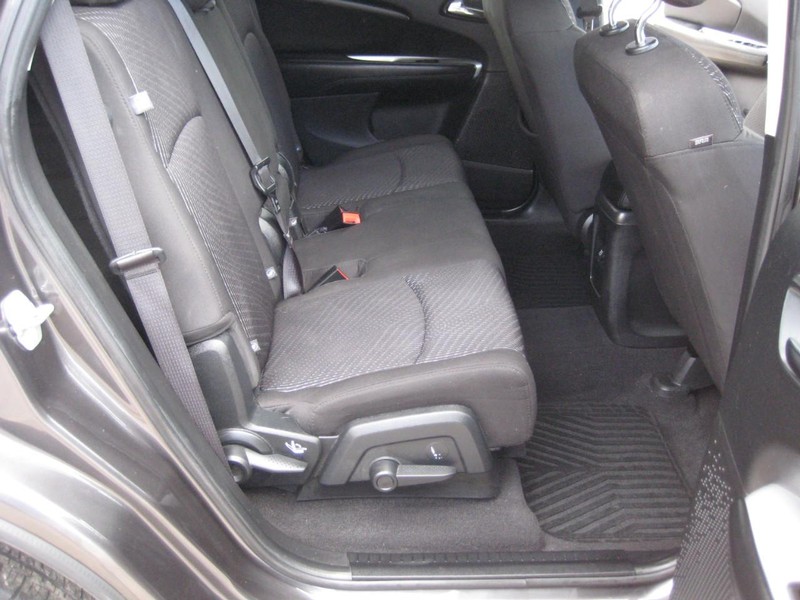 Dodge Journey Vehicle Full-screen Gallery Image 17