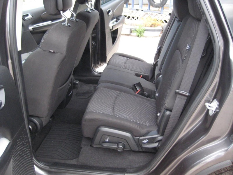 Dodge Journey Vehicle Full-screen Gallery Image 18