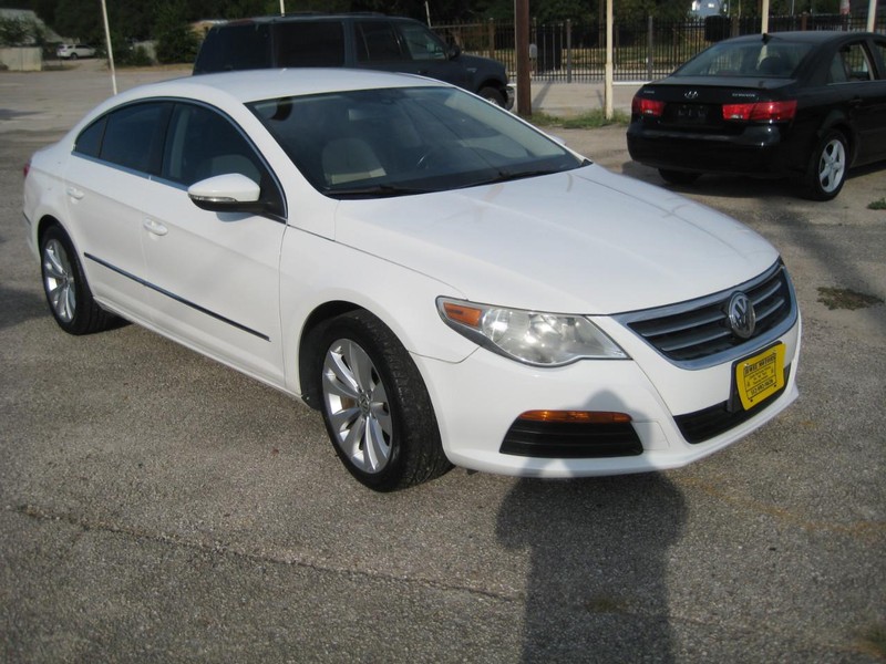 Volkswagen CC Vehicle Full-screen Gallery Image 06