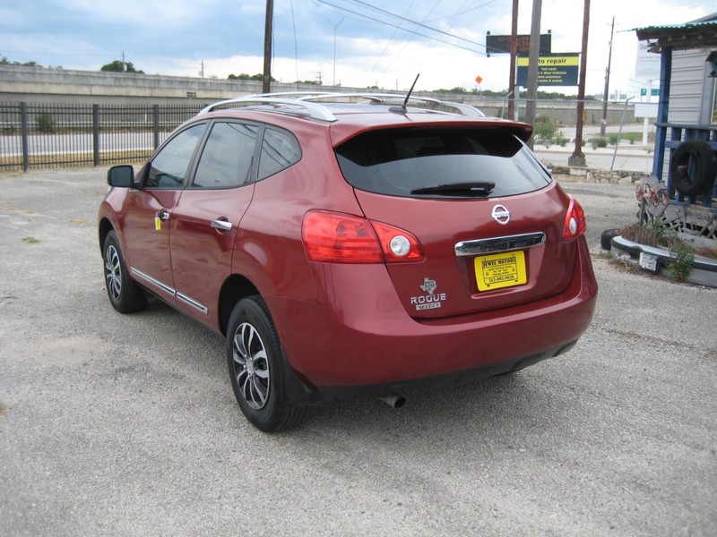 Nissan Rogue Vehicle Image 03