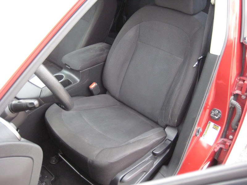 Nissan Rogue Vehicle Image 09