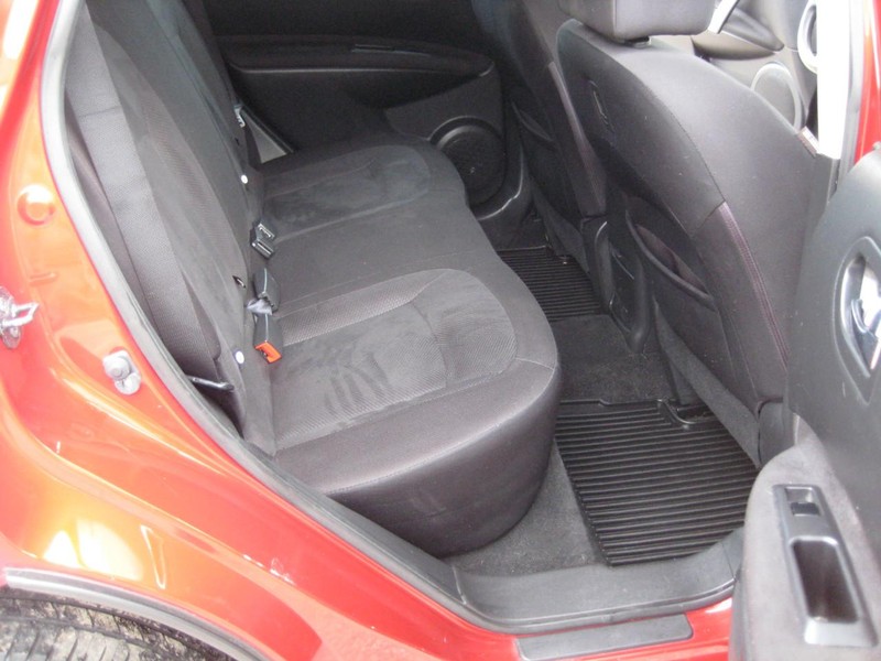 Nissan Rogue Vehicle Image 13
