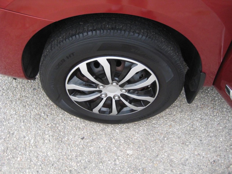 Nissan Rogue Vehicle Image 16