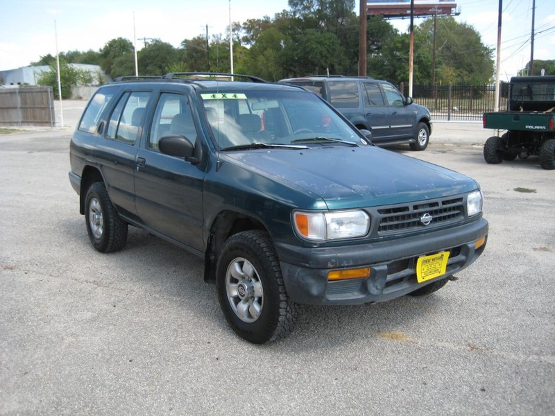 Nissan Pathfinder Vehicle Full-screen Gallery Image 05