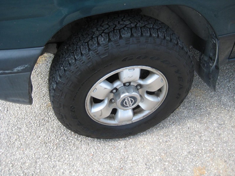 Nissan Pathfinder Vehicle Full-screen Gallery Image 07