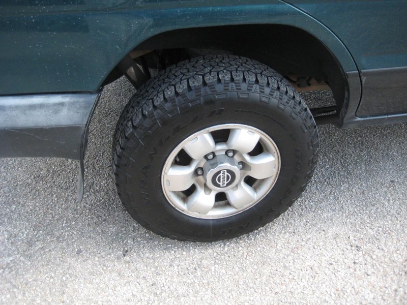Nissan Pathfinder Vehicle Full-screen Gallery Image 09